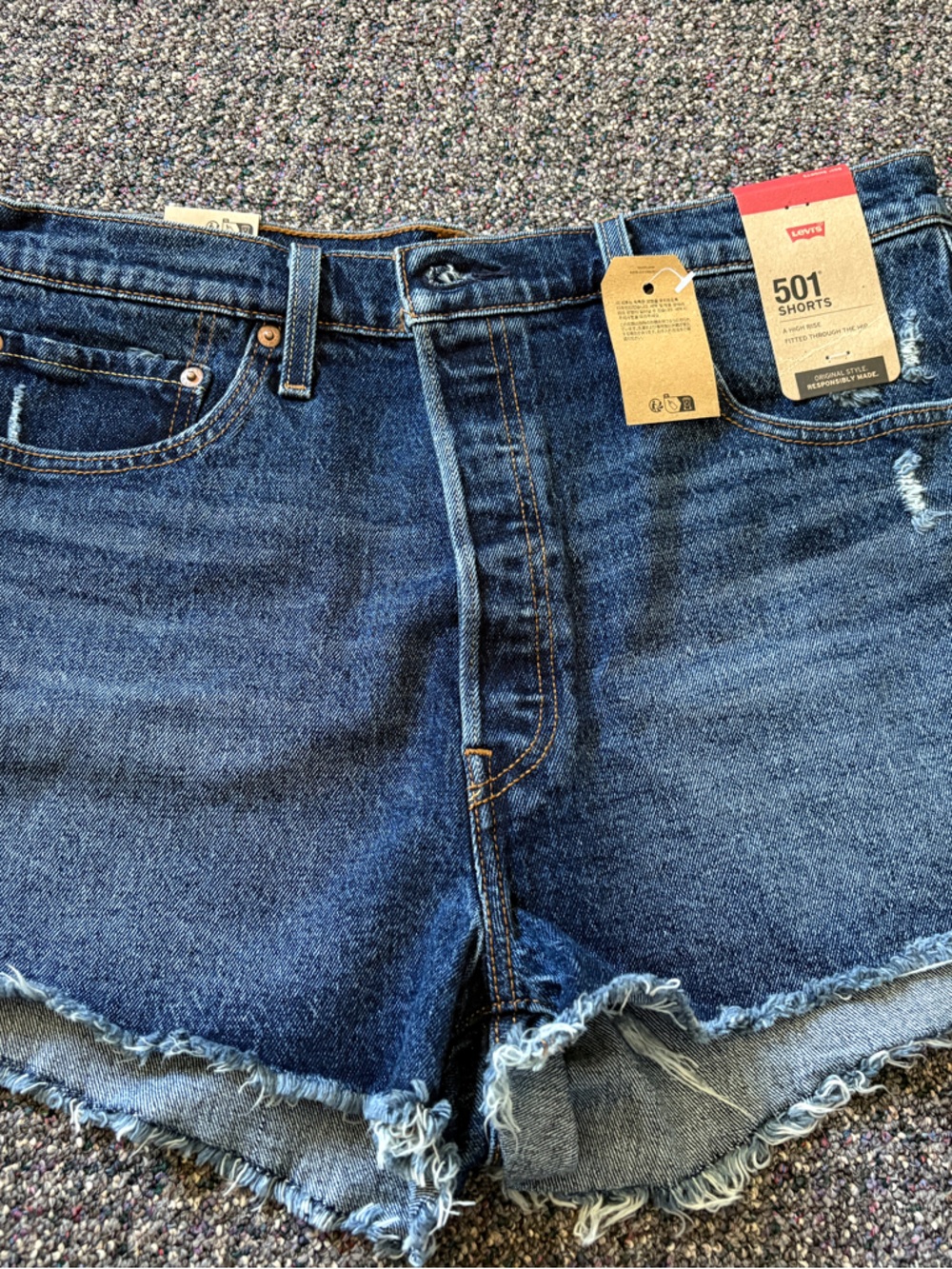 Levi's 501 Cutoff Jean Shorts in Dark Blue - NWT